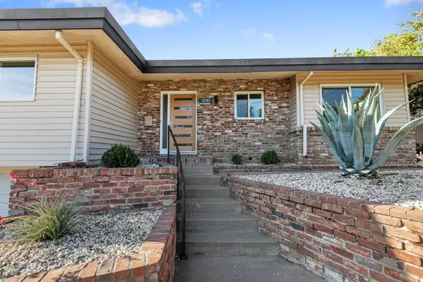 Sacramento, CA 95822,1241 Nevis CT