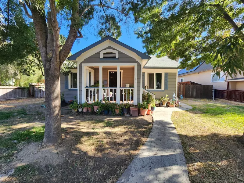 1234 Q ST, Newman, CA 95360