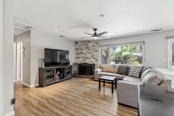 Sacramento, CA 95842,7164 Stanford Oak DR