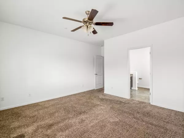 Dinuba, CA 93618,1585 Dallas St