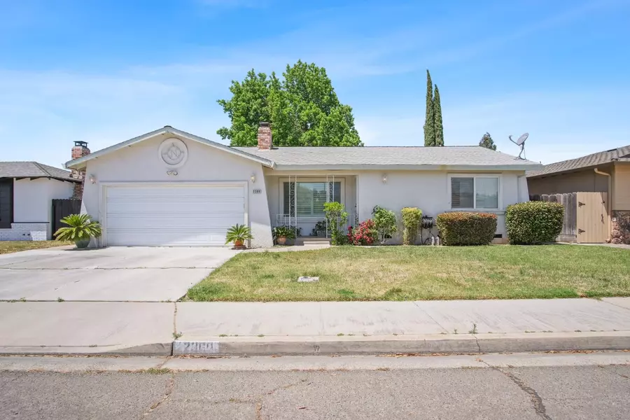 2360 Rochelle AVE, Turlock, CA 95382