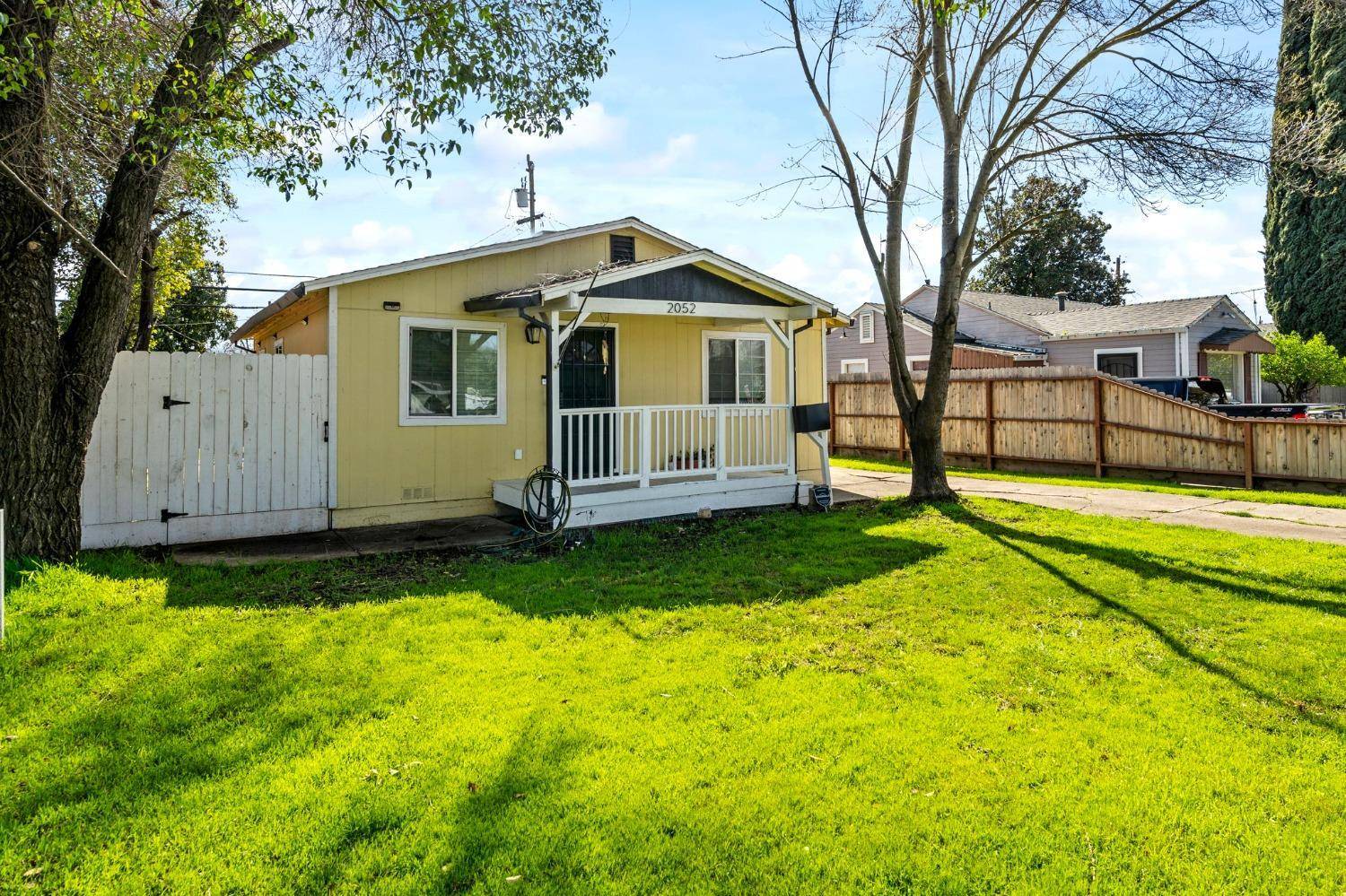 2052 Elmwood AVE, Stockton, CA 95204