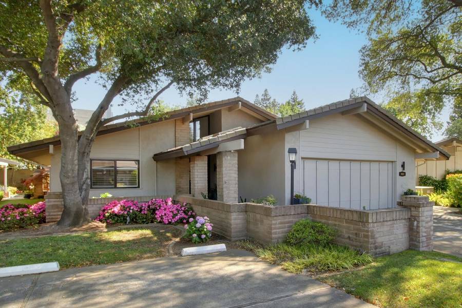 2812 Calle Vista WAY, Sacramento, CA 95821