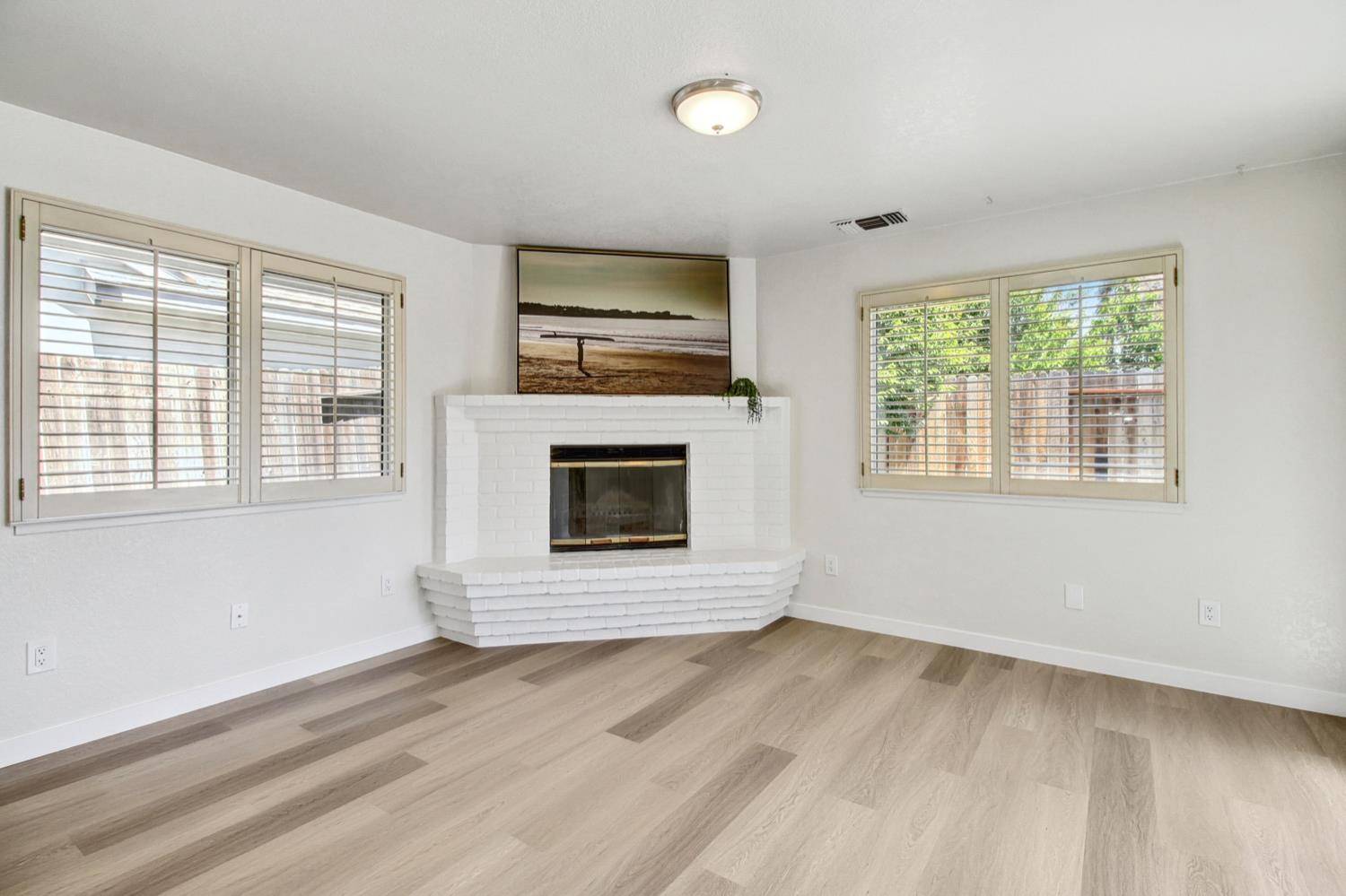 Sacramento, CA 95828,8135 Traver CT