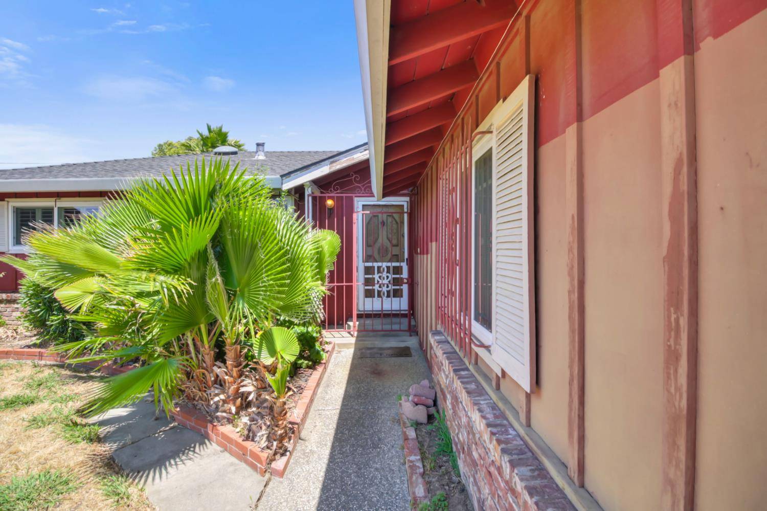 Sacramento, CA 95822,2531 Gardendale RD