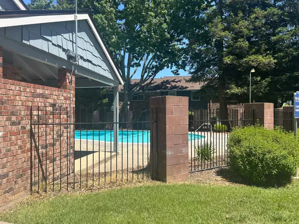 Carmichael, CA 95608,4032 Oak Villa CIR