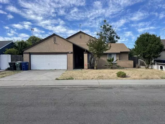 600 Rachelle DR, Modesto, CA 95351