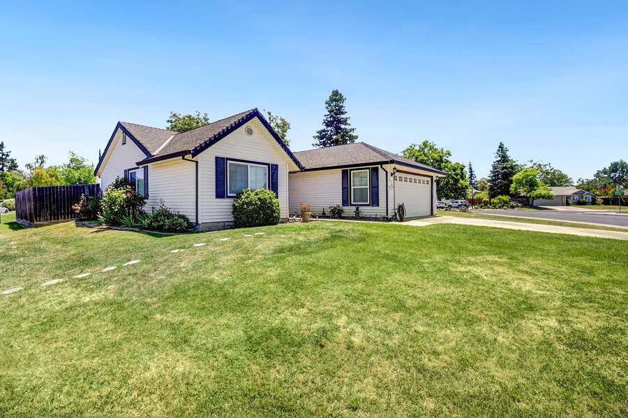 2767 Betty WAY, West Sacramento, CA 95691