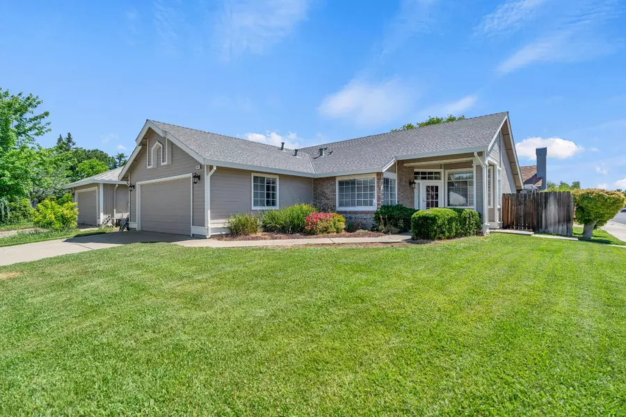 8825 Kepler Ct., Elk Grove, CA 95758