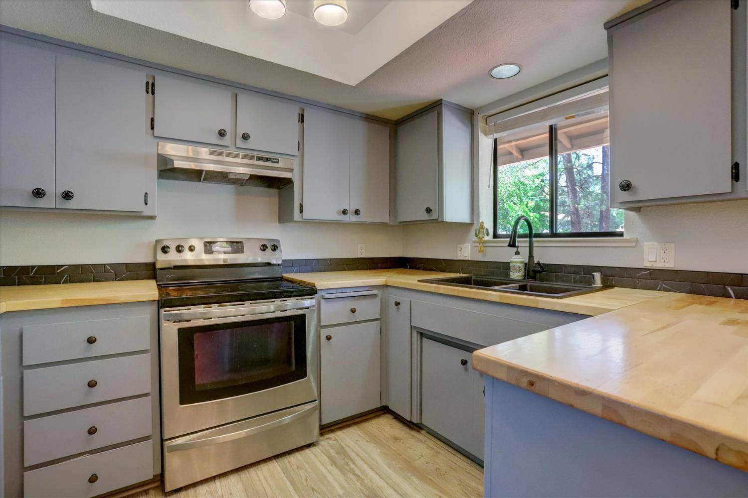 Auburn, CA 95602,12039 Lakeshore North