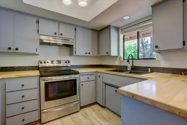 Auburn, CA 95602,12039 Lakeshore North