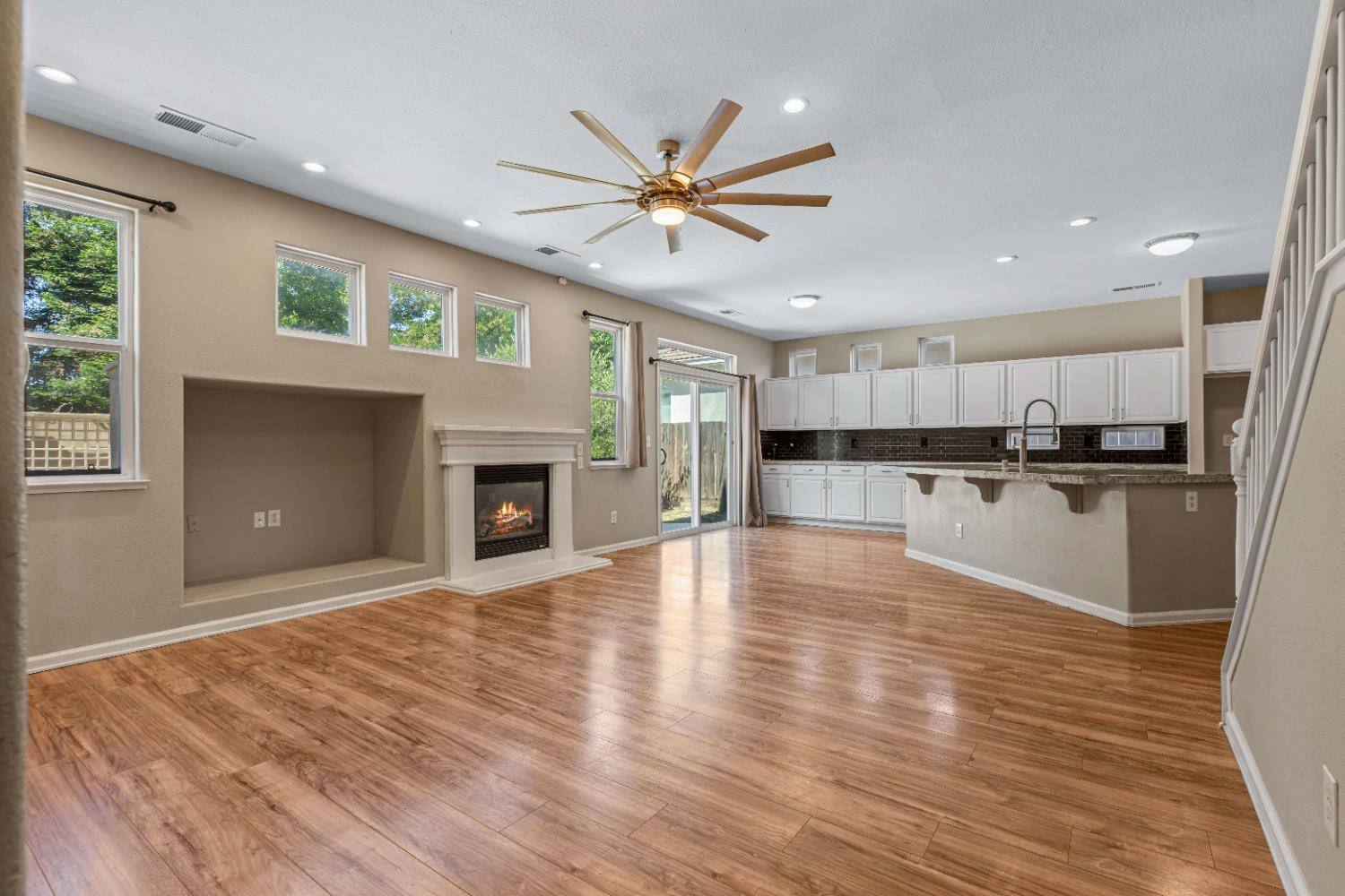 3913 Misty LN, Modesto, CA 95355