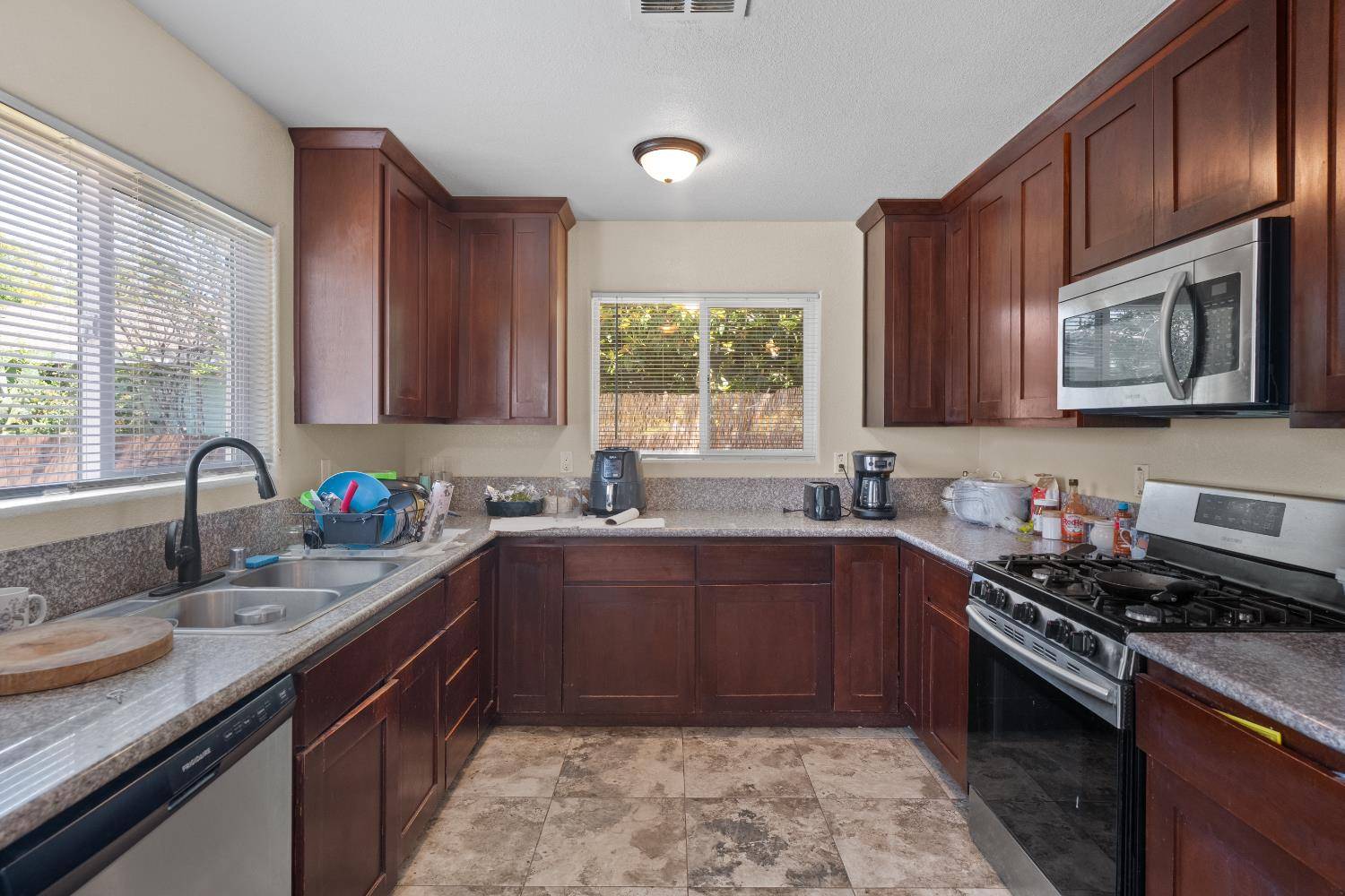 Sacramento, CA 95825,1748 Richmond ST