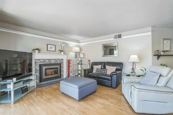 Sacramento, CA 95828,8205 Derbyshire CIR