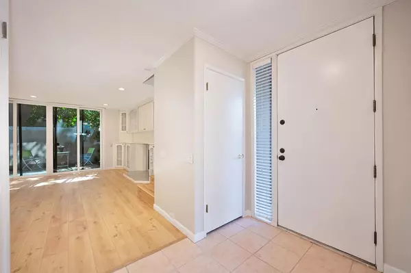 Sacramento, CA 95825,712 Woodside Lane East #1