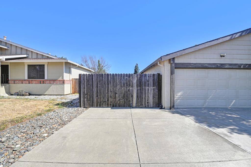 Lincoln, CA 95648,1266 Poplar LN