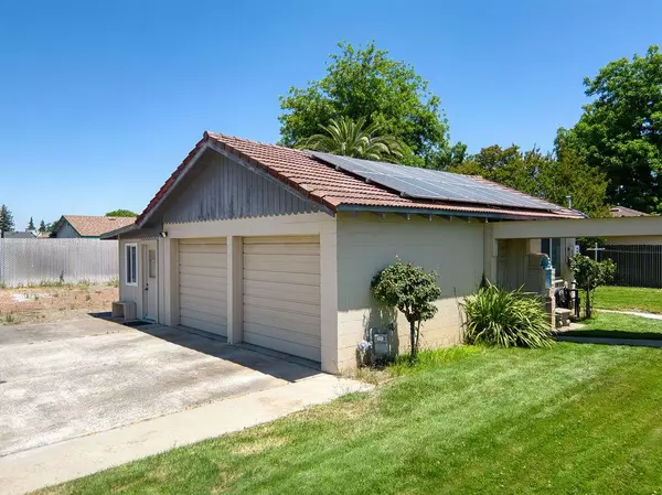 Escalon, CA 95320,2212 Vine AVE