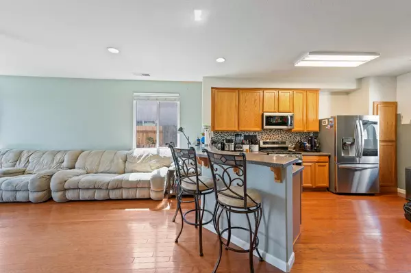 Olivehurst, CA 95961,1624 Chateau DR