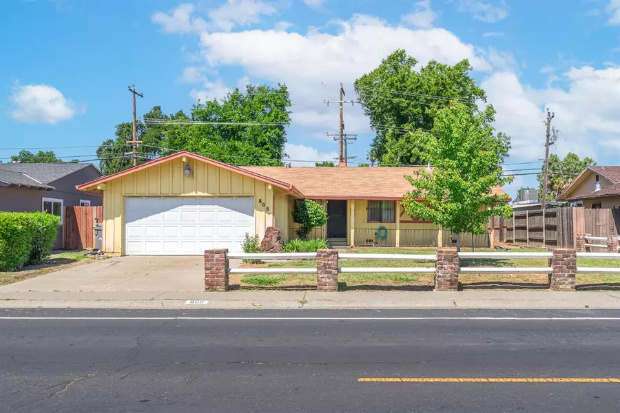 808 Kegle DR, West Sacramento, CA 95605