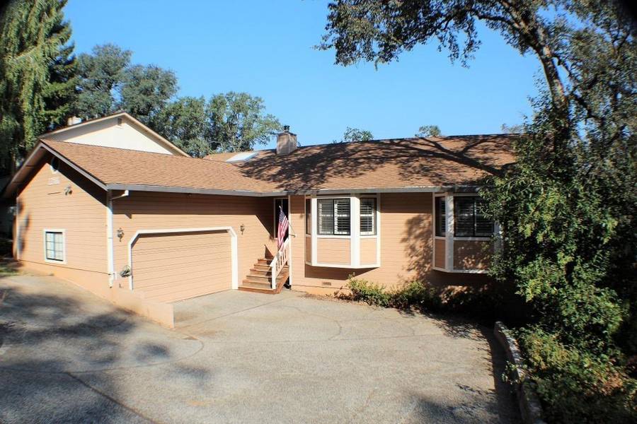 22916 Sunset Ridge Dr, Auburn, CA 95602