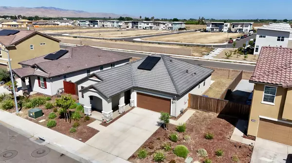 Patterson, CA 95363,737 Featherstone DR