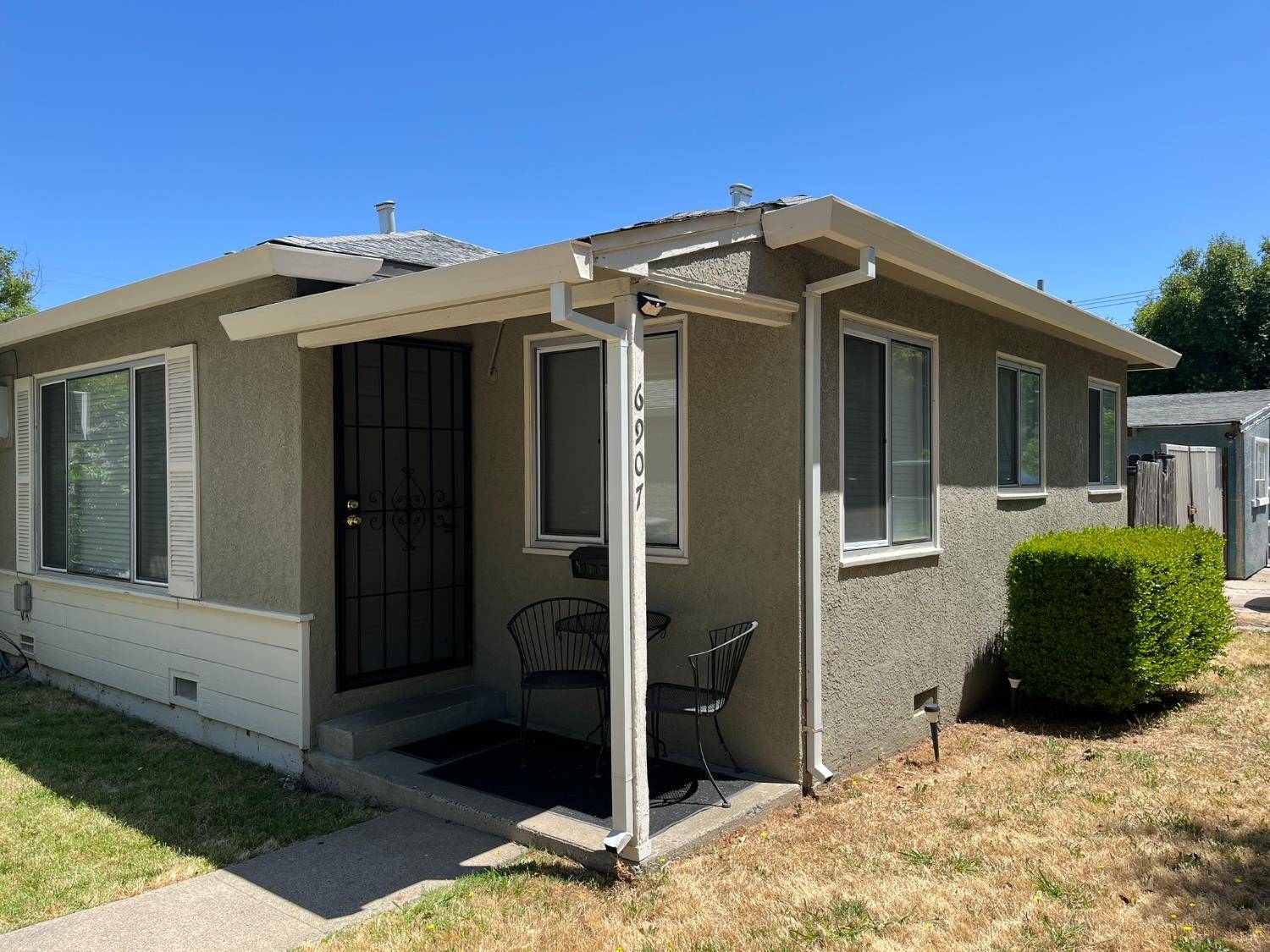 Sacramento, CA 95820,6909 21st AVE