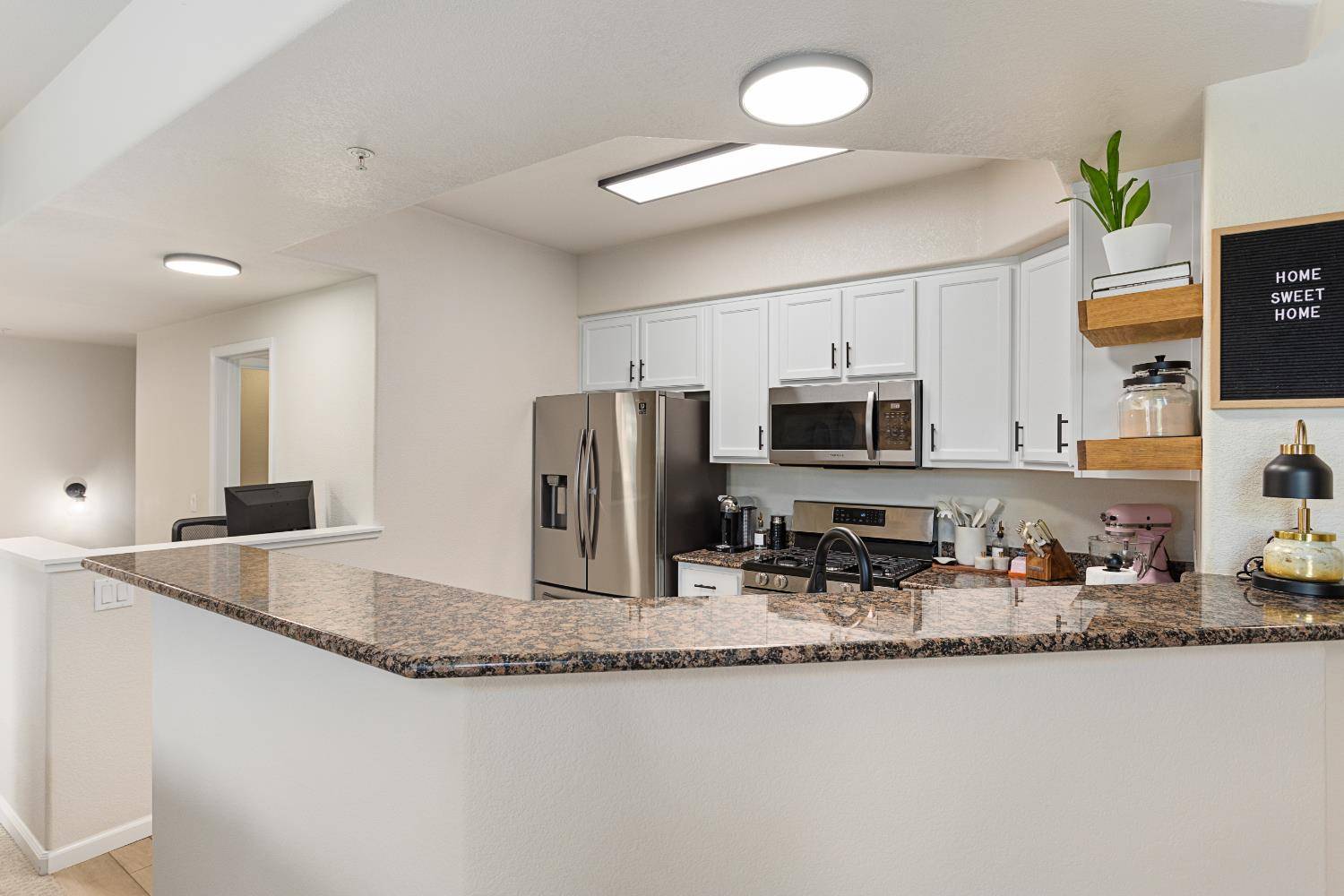 Folsom, CA 95630,900 Moon CIR #921