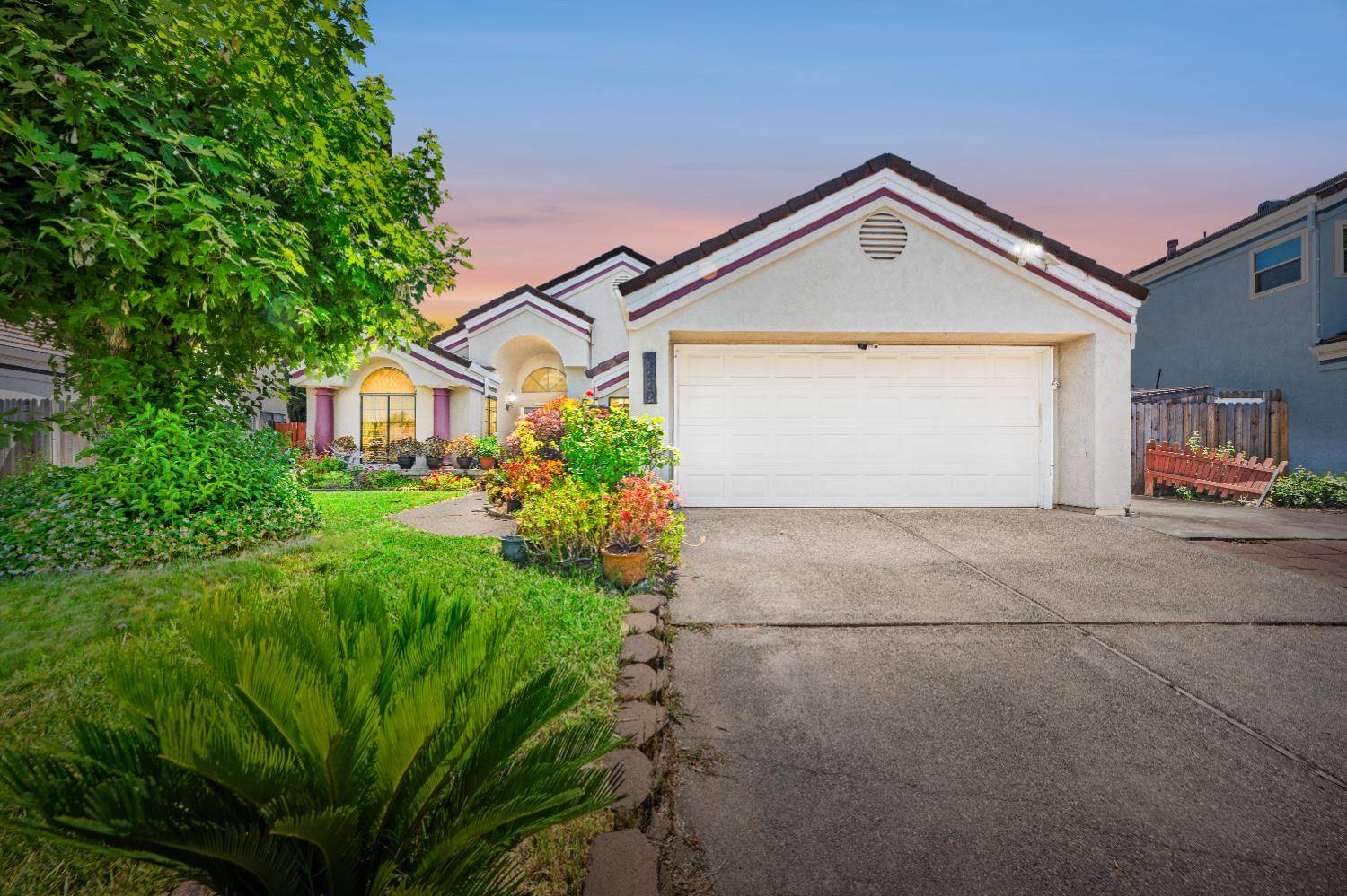 5228 Dipper WAY, Elk Grove, CA 95758