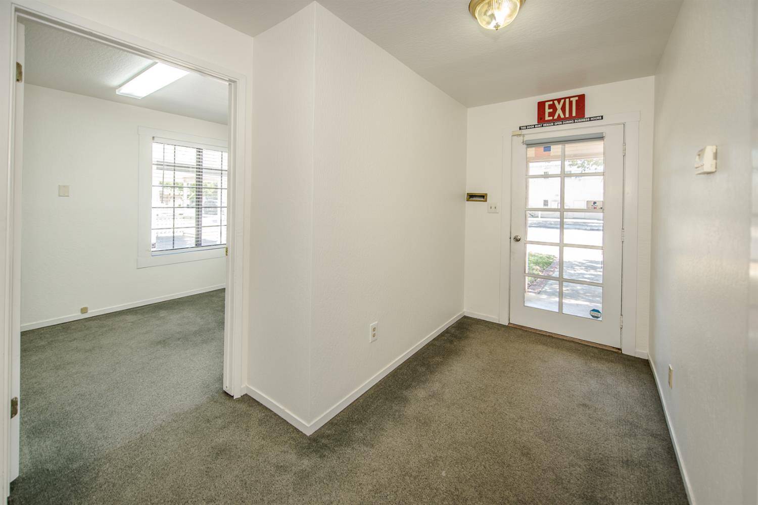 Woodland, CA 95695,15 Court ST