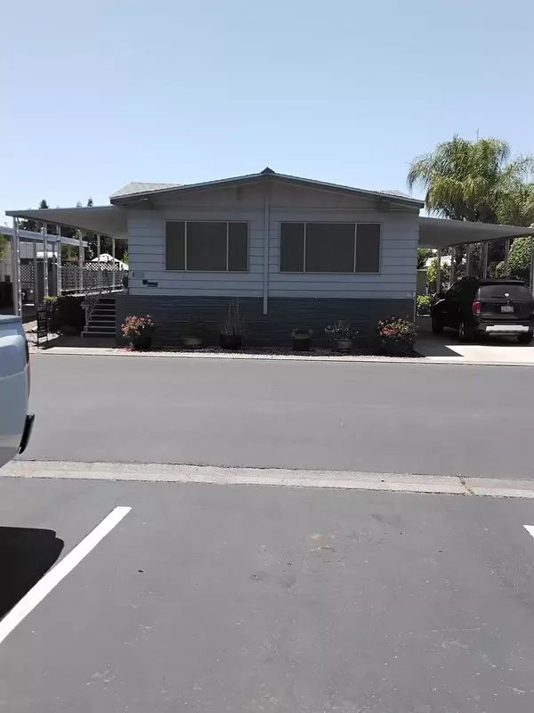 Modesto, CA 95355,3905 Pali Place #107