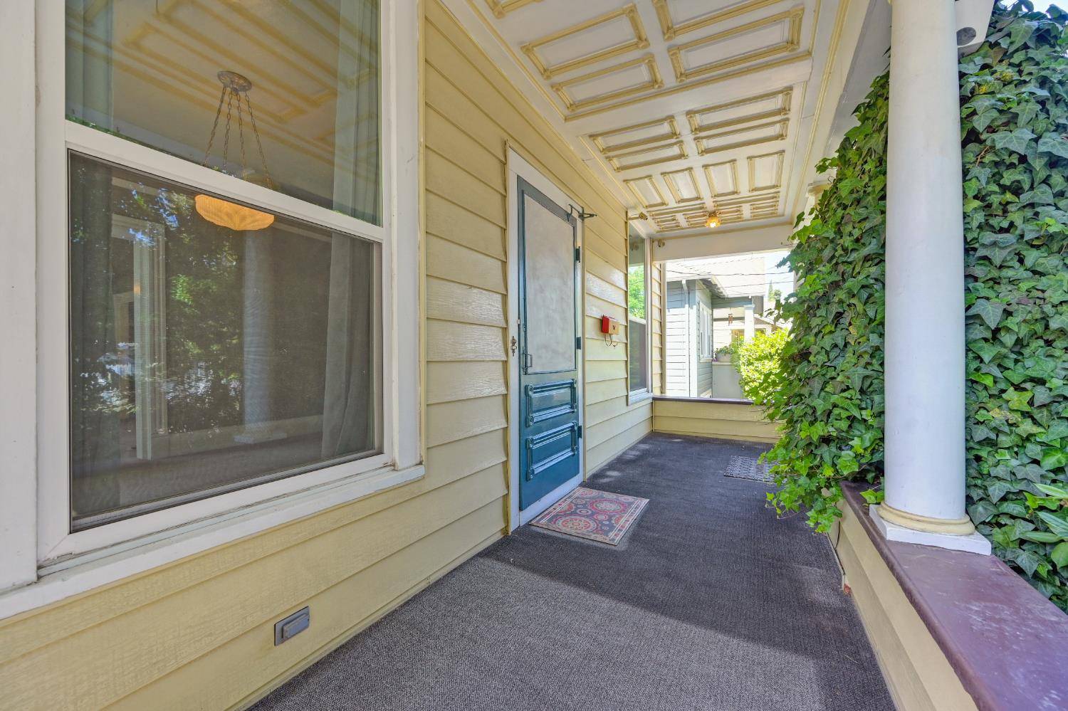 Sacramento, CA 95817,3034 9th AVE