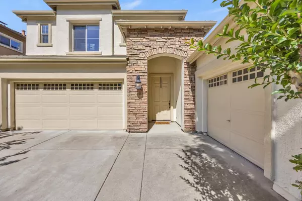 Folsom, CA 95630,1046 Smith WAY