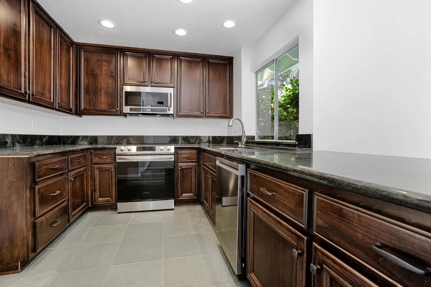 Orangevale, CA 95662,6000 Cowden CT