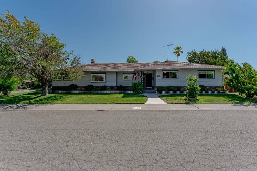 3862 Mission AVE, Carmichael, CA 95608