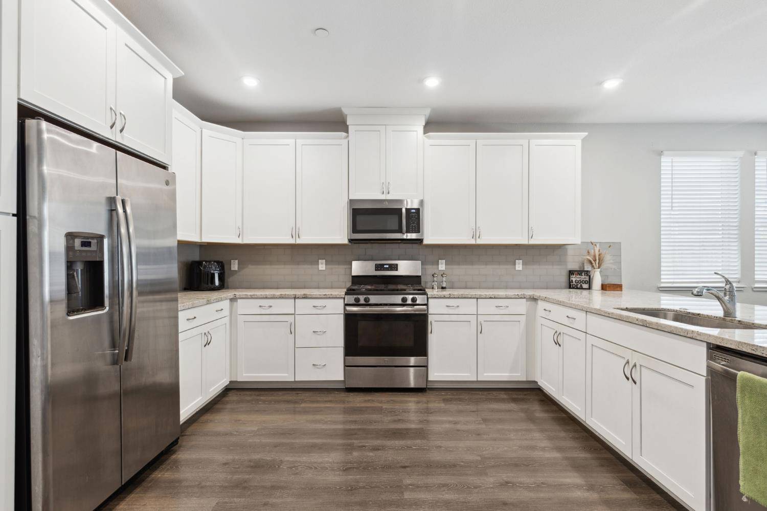 Roseville, CA 95747,4040 Hydra CIR