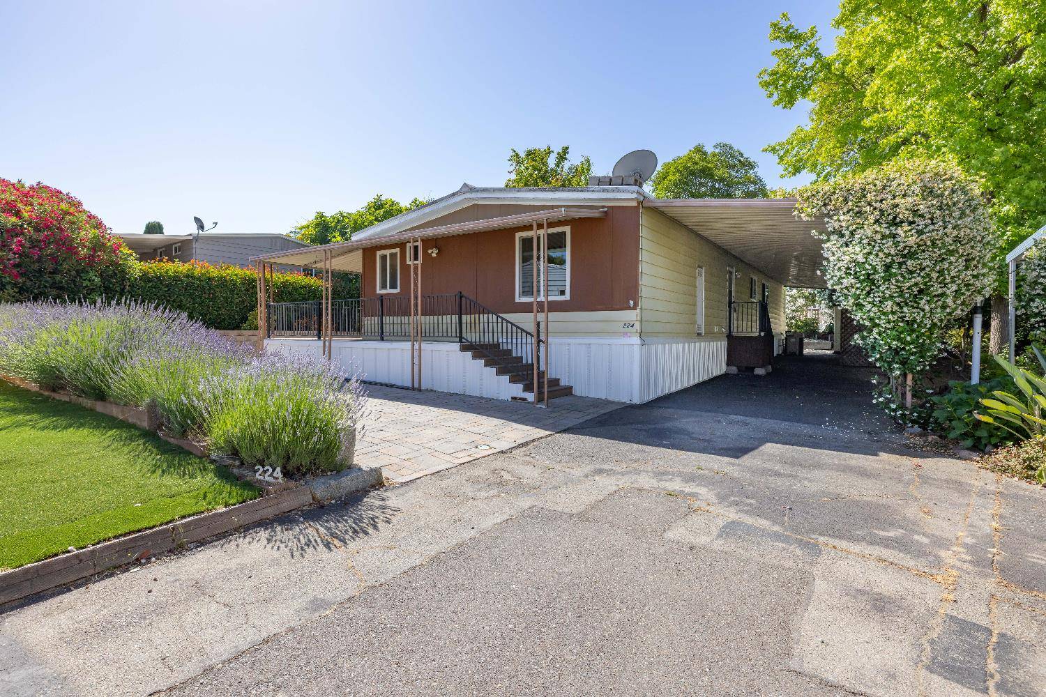224 BLUEBIRD LN, Folsom, CA 95630
