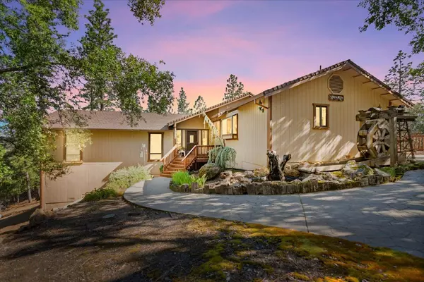 Colfax, CA 95713,1431 Peek A Boo LN