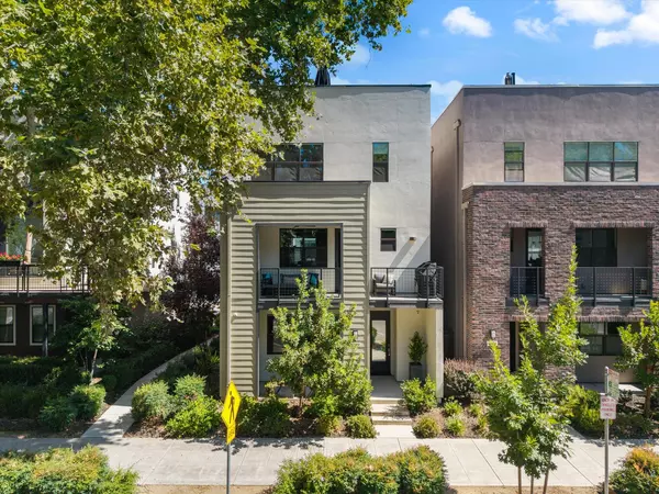 1019 D ST, Sacramento, CA 95814