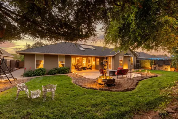 Chico, CA 95973,2722 NE Escallonia