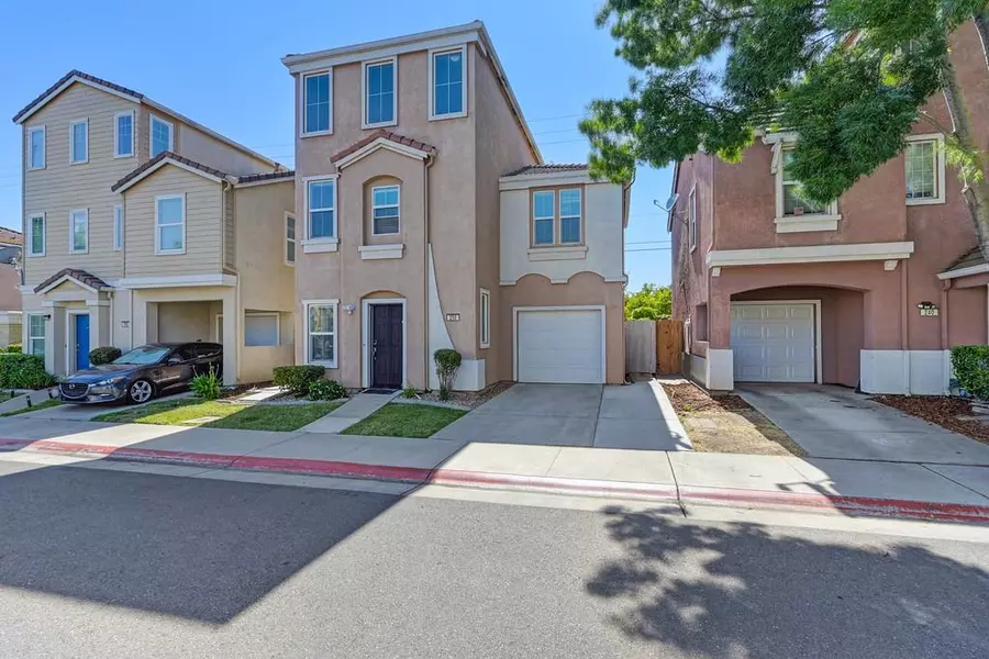 250 Ashwick LOOP, Sacramento, CA 95823