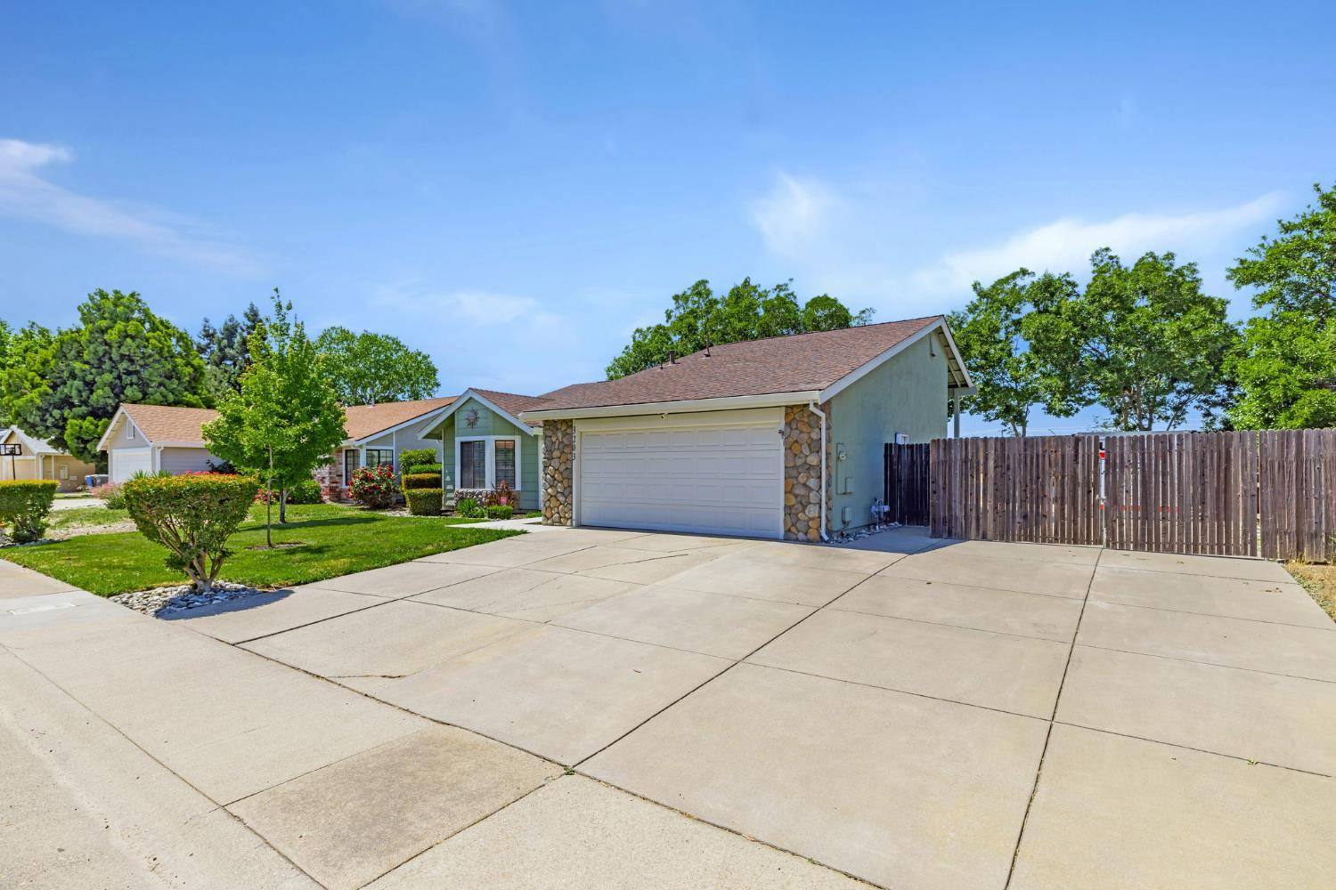 Sacramento, CA 95833,3203 Osuna WAY