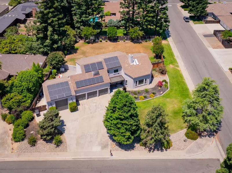 10013 Plaza De Oro DR, Oakdale, CA 95361