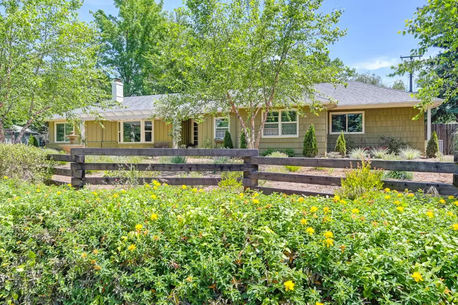 6200 Mahala DR, Carmichael, CA 95608