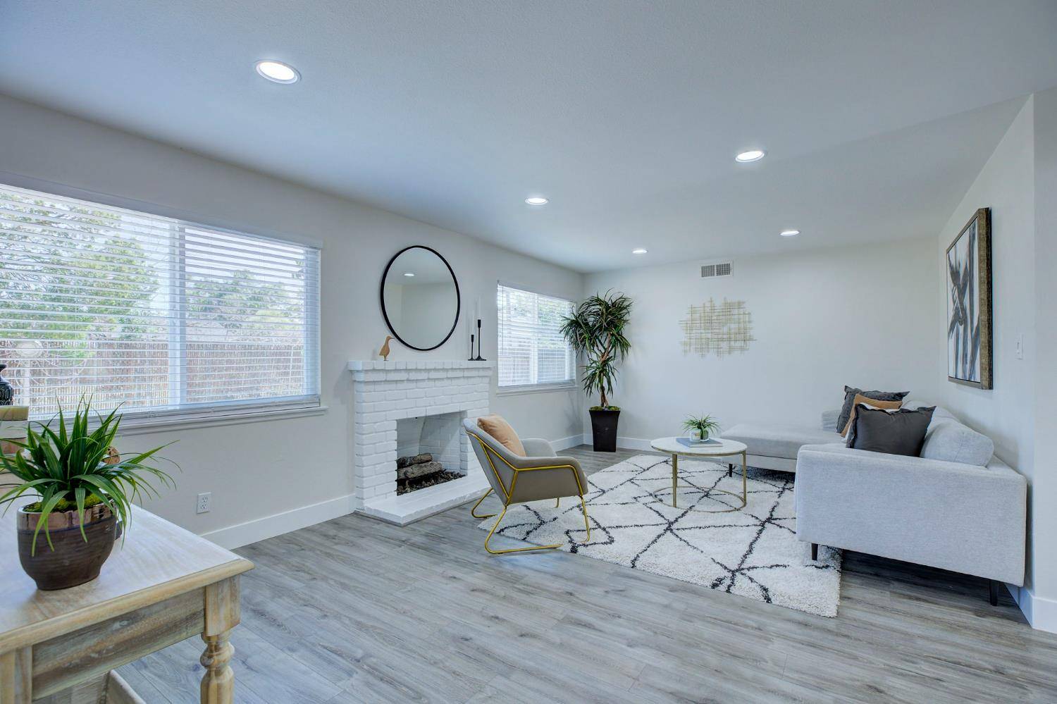Sacramento, CA 95842,4318 Stockbridge AVE