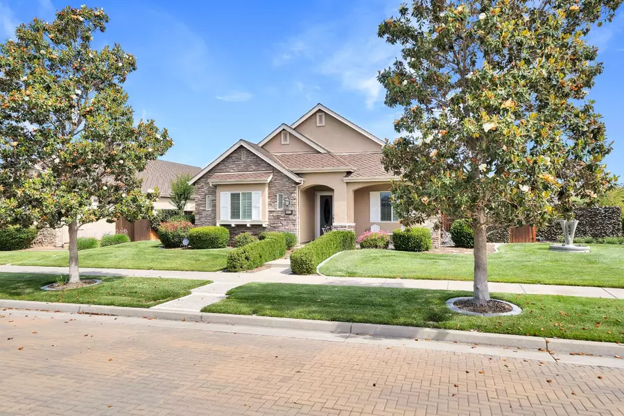 221 Travertine DR, Ripon, CA 95366