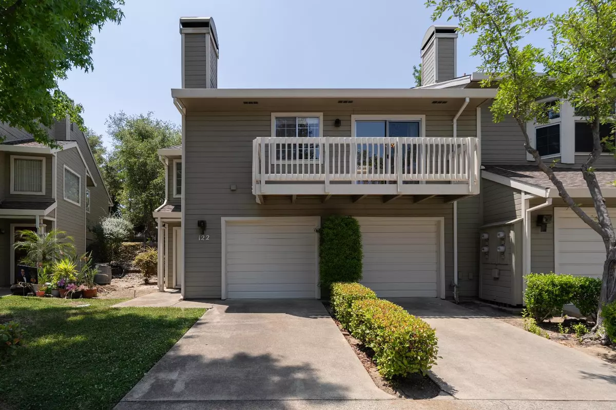 Roseville, CA 95678,122 Valley Oak DR #4