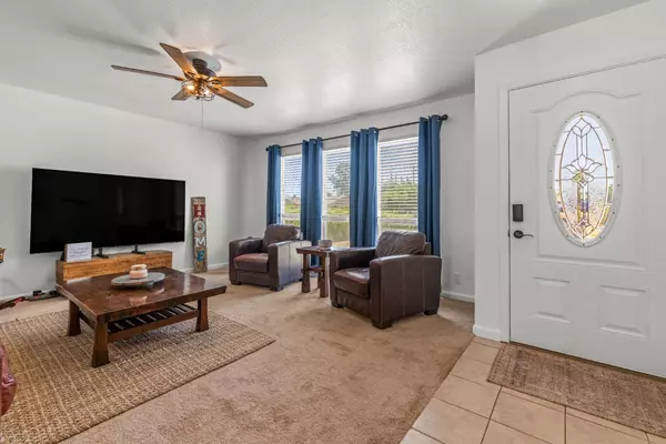 Antelope, CA 95843,7669 Plaid CIR