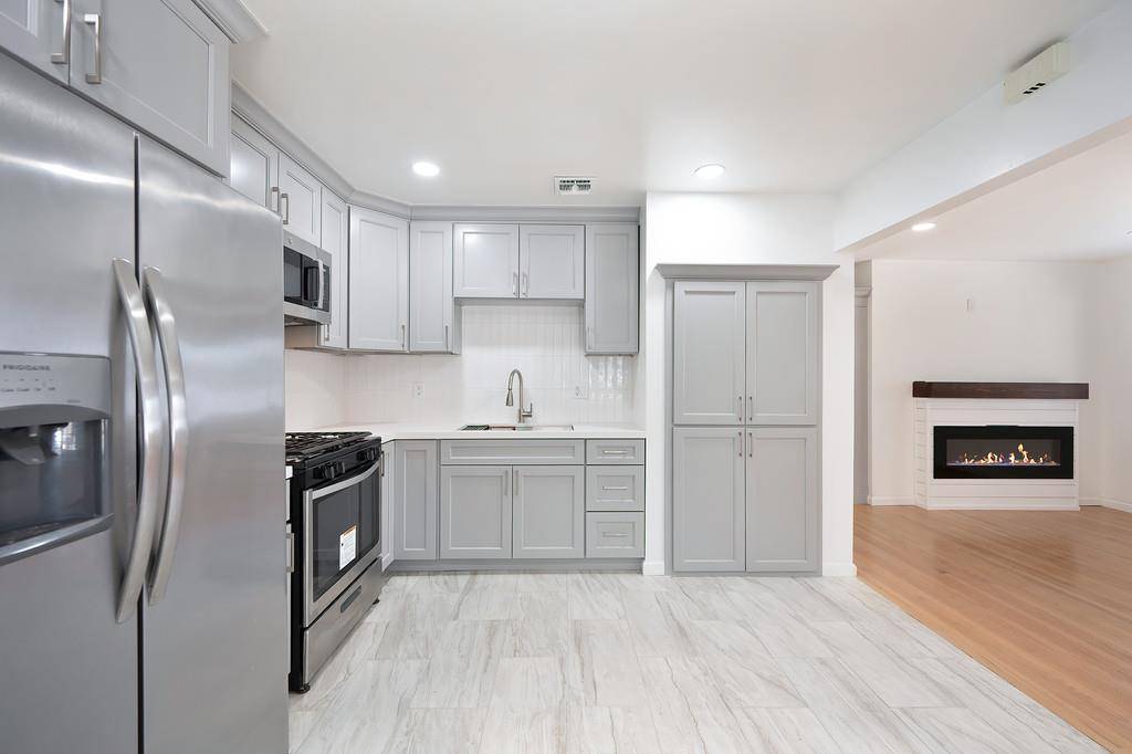 1083 Acacia AVE, Sacramento, CA 95815