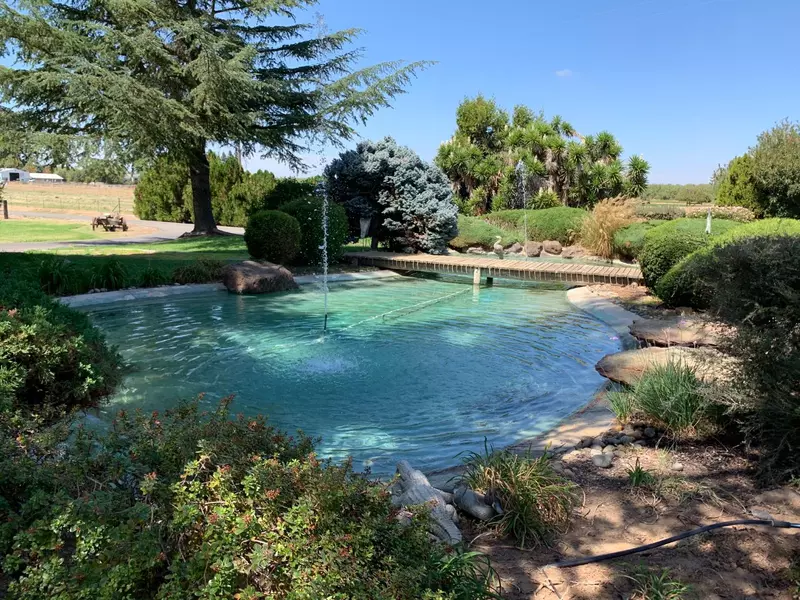 925 Townhill RD, Oakdale, CA 95361