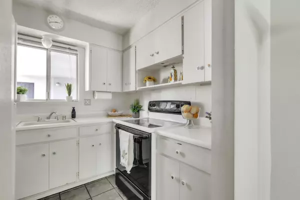 Sacramento, CA 95821,2950 Marconi AVE #202